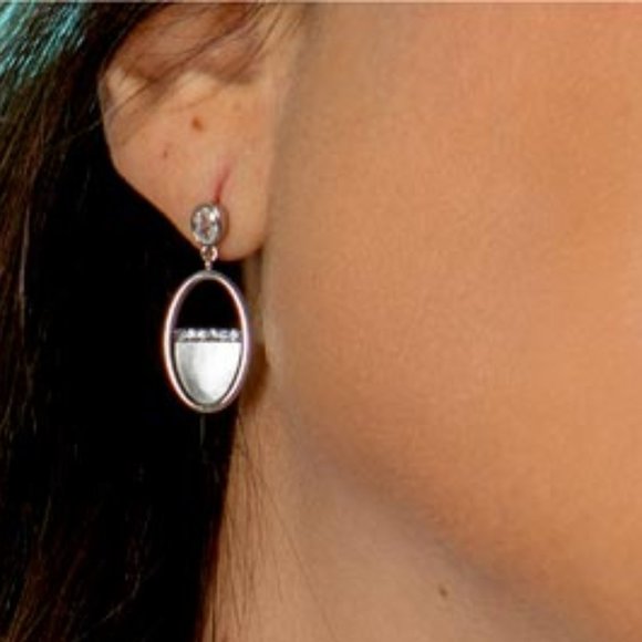 Silver 925 Dangling Oval Mother of Pearl Earrings - Picture 1 of 3